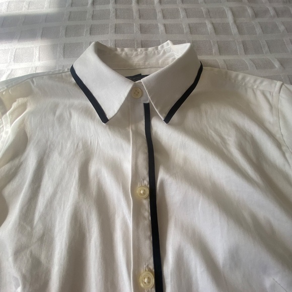 Banana Republic White Fitted Button-down with Black detail - Picture 3 of 7